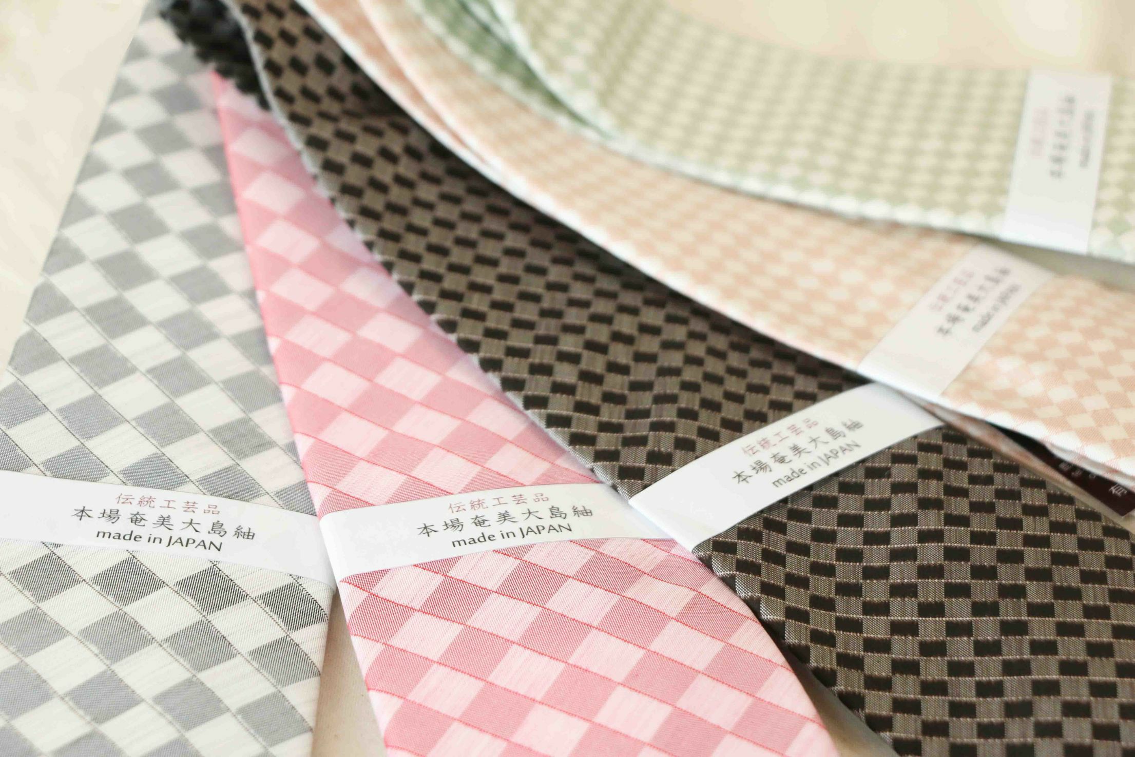 送料無料】興紬 大島紬ネクタイ （キュービック） | 奄美産直いっちば